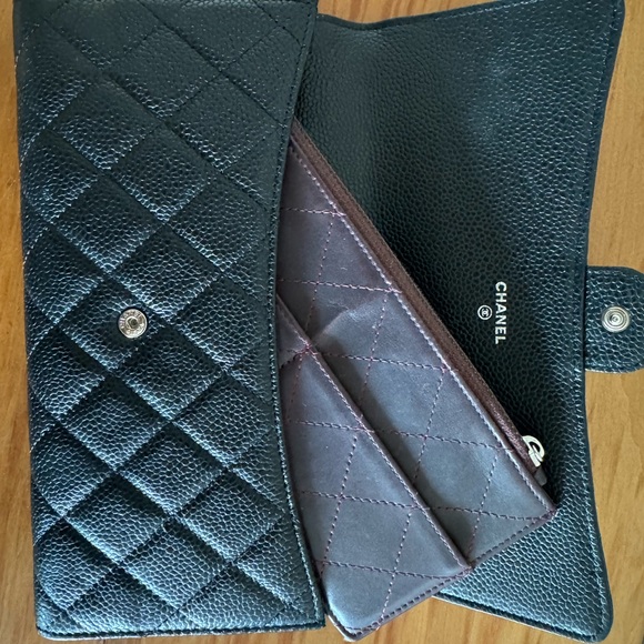CHANEL Black Caviar XL Clutch/Wallet with Removeable card/coin Insert - Picture 4 of 5